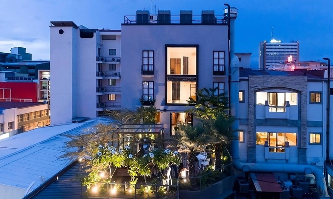 San Jose Hotel | Experience Concerts at Parque Morazán - Pet-Friendly Stay