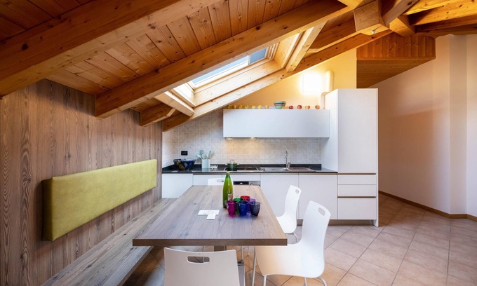 Revo Apartment | Mountain View Attic Apartment Groppello with Wi-Fi & Spa