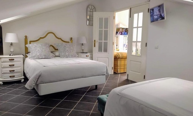 Camara de Lobos Apartment | Pet-Friendly Attic Bay - Oceanfront Escape Rated 9.7/10