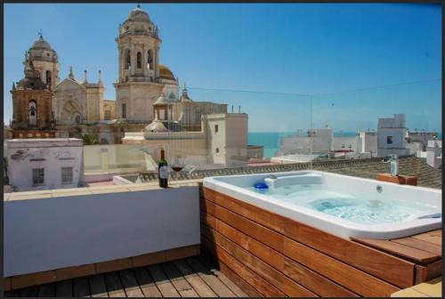 Old Town Apartment | Scenic Attic Retreat with Jacuzzi and Ocean Views