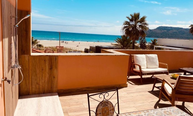 Poetto Apartment | Oceanfront Escape: Attico La Terrazza sul Mare, 4-Star Stay