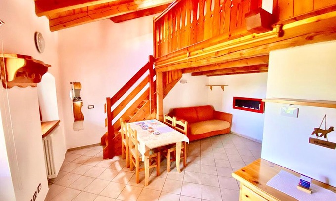 Fiou Apartment | Panoramic Loft with Child-Friendly Amenities - Rated 9.1/10