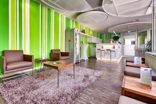 Seelberg Hotel | Pet-Friendly attimo Hotel Stuttgart: Ideal for Families