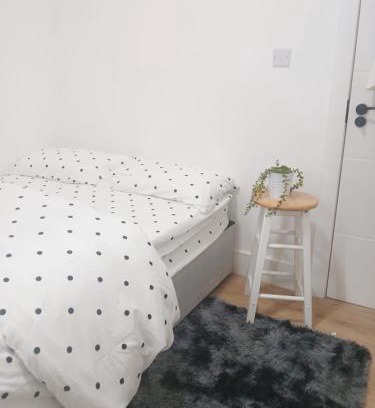 Marlborough House | Attractive 3 bed house in London Harrow