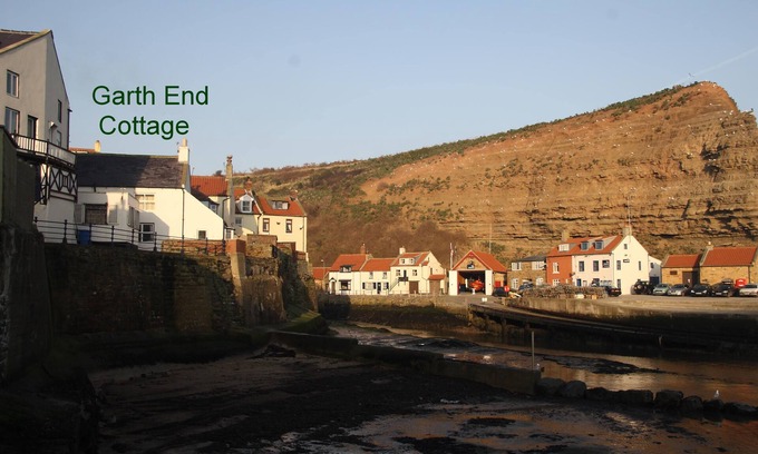 Staithes Cottage | Charming Georgian Cottage with Oceanfront Views and Breakfast