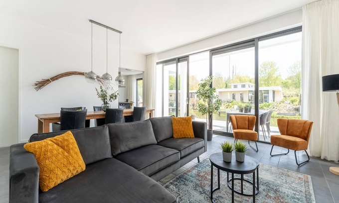 Zeewolde Villa | Charming Villa in Zeewolde with Garden and Pet-Friendly Amenities