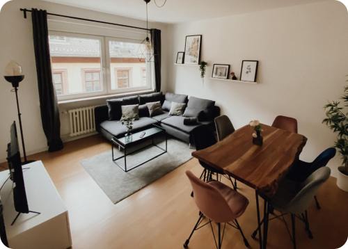 Wurzburg City Centre Apartment | Modern 3-Room Apartment in Central Würzburg Near Station