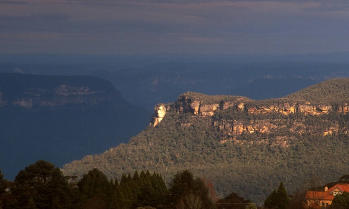 Katoomba House | Discover Attunga House: Family-Friendly with Pool & Breakfast