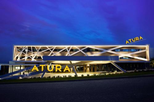 Prospect Hotel | Enjoy Atura Blacktown: 4-Star Comfort with Pool & Ocean Views