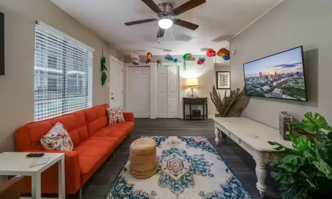 South Manchaca Apartment | ATX Casa Feliz Bnb ~ Near SoCo Nest and Westgate