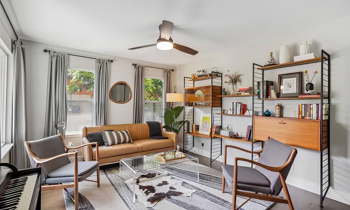 Highland House | Cozy ATX City Bungalow: Perfect Family Retreat in Austin