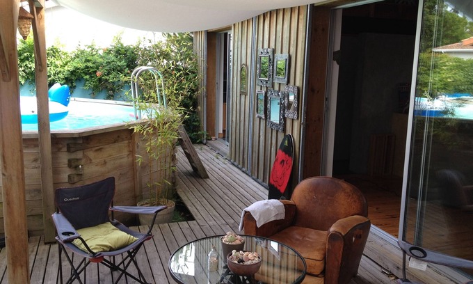 Andernos-les-Bains House | Unique Biking and Comics Retreat with Oceanfront Views