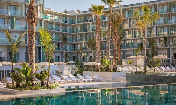 Santa Susanna Hotel | Discover Atzavara Hotel & Spa: 5-Star Oasis with Pool