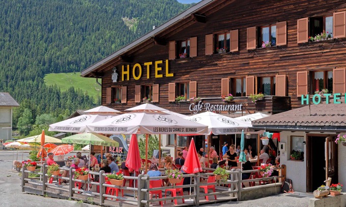 Bourg-Saint-Pierre Hotel | Experience Comfort at Au Bivouac de Napoléon Hotel