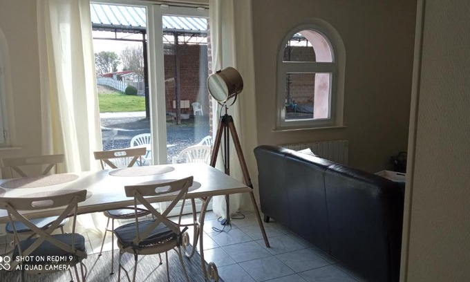 Parvillers-le-Quesnoy Apartment | Top-Notch Family Retreat at Au Bonheur des Anes - Gîte Topaze