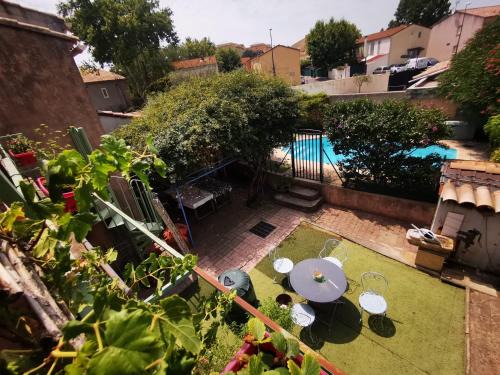 Montfavet House | Relax at Au Bonheur Partagé: Pool, Oceanfront & Breakfast