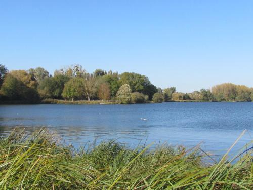 Ecluzelles Bed & Breakfast | Waterfront Retreat Au Bord de L'Eau - Rated 9.3/10