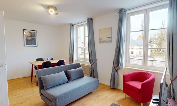 Petite-France Apartment | Relaxing Retreat at Au bord de l’eau with Breakfast Included