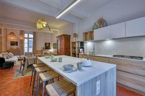 Avignon City Centre Apartment | Discover Avignon: Cozy Stay Steps from Palais & Private Terrace