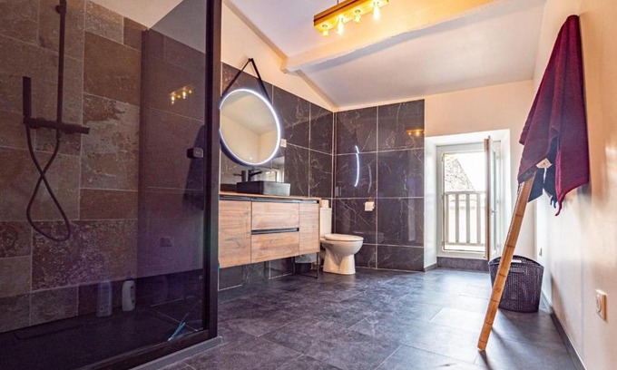 Les Baux-de-Provence House | Family-Friendly Retreat at Chez Romain et Saphie