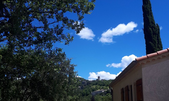Saint-Maurice-dʼArdeche House | Au Calme, Proche des Sites Touristique, la Maison Près de la Cascade