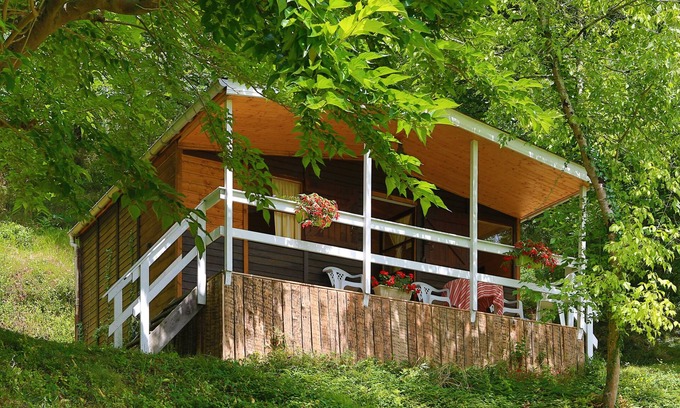La Bastide-Clairence Ski Chalet | Relaxing Au Calme Wooden Cottages for Families and Pets