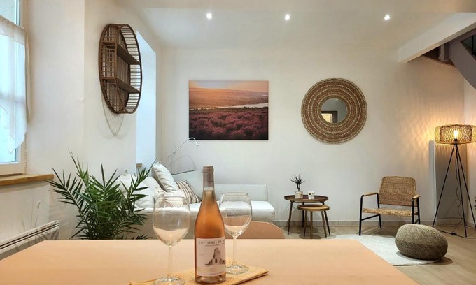 Villeneuve-les-Avignon Apartment | Explore Au Centre de Villeneuve-lès-Avignon with Pool Access