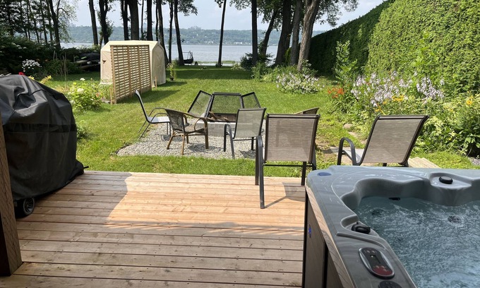 Saint-Romuald House | Discover Au Chemin du Fleuve: Pet & Child Friendly Stay