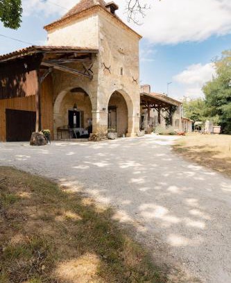 Vianne House | Relax at Au Clair de Vianne: 4-Star Retreat with Pool