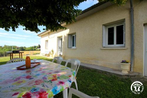 Garravet House | Pet-Friendly Ocean View Retreat: Au Clair - Rated 10/10