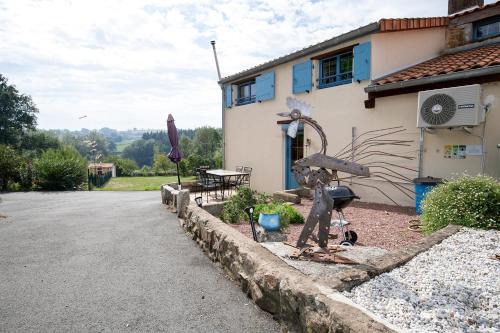 Saint-Paul-en-Gatine House | Cozy Au Cocorico: Pet Friendly with Oceanfront Views