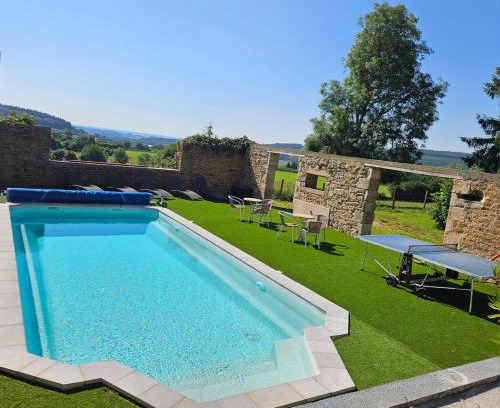 Gandelain House | Oceanfront Escape at Au fer à cheval with Pool & Spa