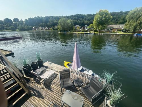 Yvoir House | Relaxing Vue sur Meuse with Outdoor Jacuzzi & Sauna