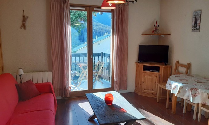 Saint-Etienne-de-Tinee Apartment | Cozy Auron Studio for 4 with Pool and Spa Facilities