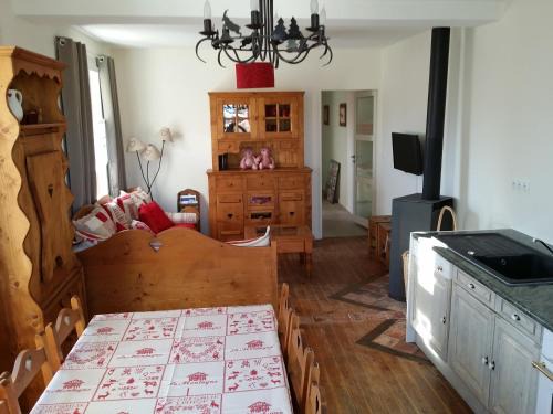 Dole House | Pet-Friendly Comfort at Au gite Dolois - Rated 8.5/10