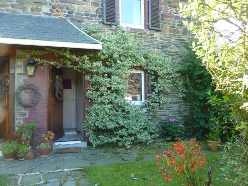 Jalhay House | Discover Au Jardin De Mon Père: Pet-Friendly Oceanfront Retreat