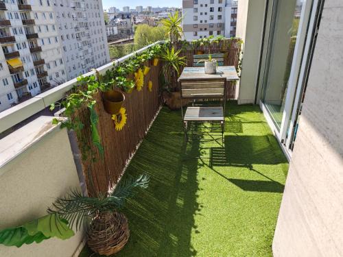 Vanves Apartment | Relax at Au Jardin Suspendu - Guest Rated 9/10 Experience