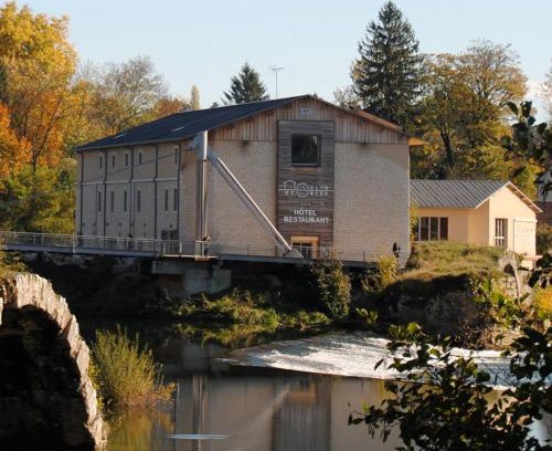 Dole Hotel | Pet-Friendly Retreat at Au Moulin des Ecorces, Rated 8/10