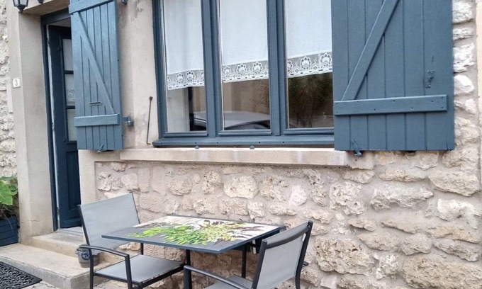 Bazincourt-sur-Saulx House | Guest Rated 10/10: Au P'tit Cosy with Lake View & Kitchen