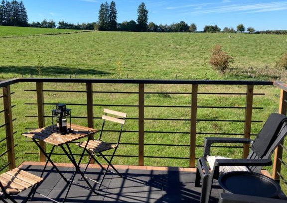 Vaux-sur-Sure Apartment | Discover Au p'tit cachot: Cozy Gîte with Hot Tub & More
