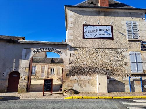 Les Aix-d'Angillon Bed & Breakfast | Guest Rated 10/10 at Au P'tit Gueul'ton - Family Friendly Stay