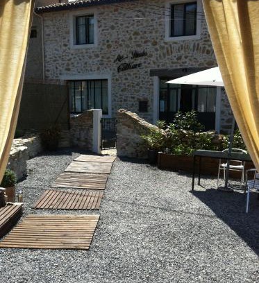Fraisse-des-Corbieres Bed & Breakfast | Beachfront Retreat at Au Paradis Cathare - Rated 9.1/10