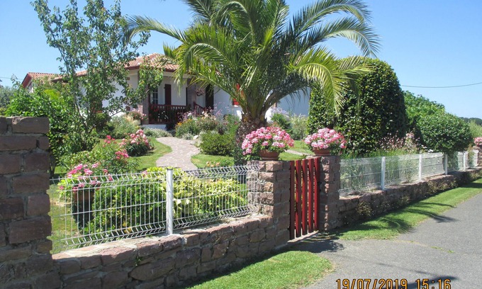 Ustaritz Apartment | Tranquil Apartment in Pays Basque: Spa & Family Friendly