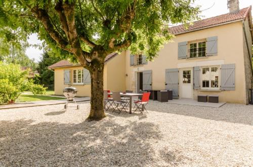 Dolancourt House | Oceanfront Bliss at Au phil de lo - Family Friendly Getaway
