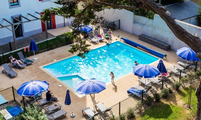 Pornichet Condo | Beachfront Bliss: 6-Person Apartment with Ocean Views
