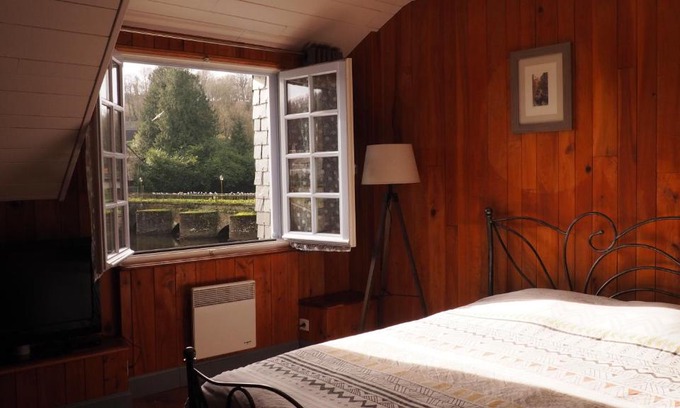 Chateauneuf-du-Faou Bed & Breakfast | Family-Friendly Stay at Au Pied du Pont with Great Reviews