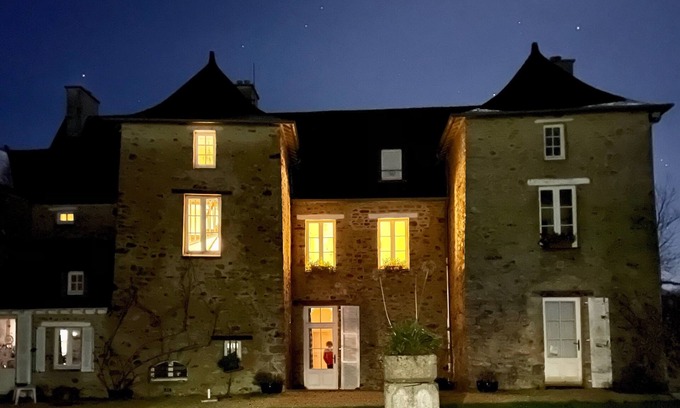 Erbree Bed & Breakfast | Relaxing Escape at Au Presbytère de Dagmar - Guest Rated 9.6