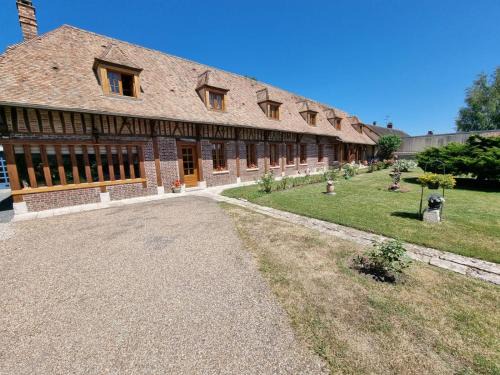 Mezieres-en-Vexin Bed & Breakfast | Discover Au relais des diligences: Oceanfront Getaway