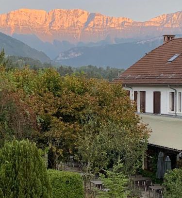 Saint-Paul-les-Monestier Hotel | Discover Au Sans Souci: Oceanfront Haven with Great Amenities