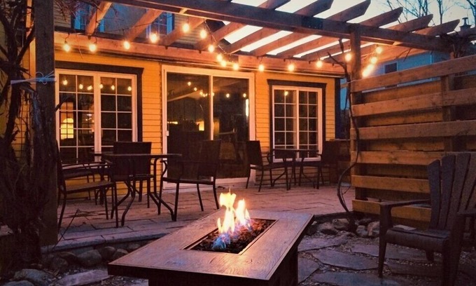 Magog Bed & Breakfast | Exceptional Stay at Au Saut du Lit with Breakfast Included